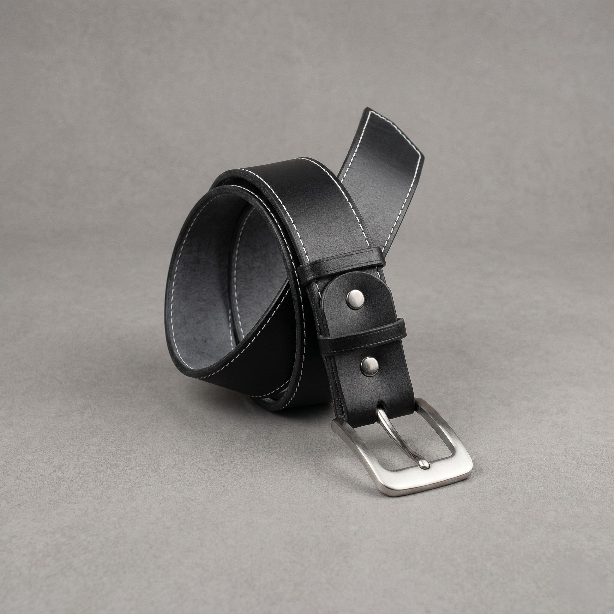 Classic Dress Belt — Vegetable-Tanned Leather — Stainless Steel Buckle