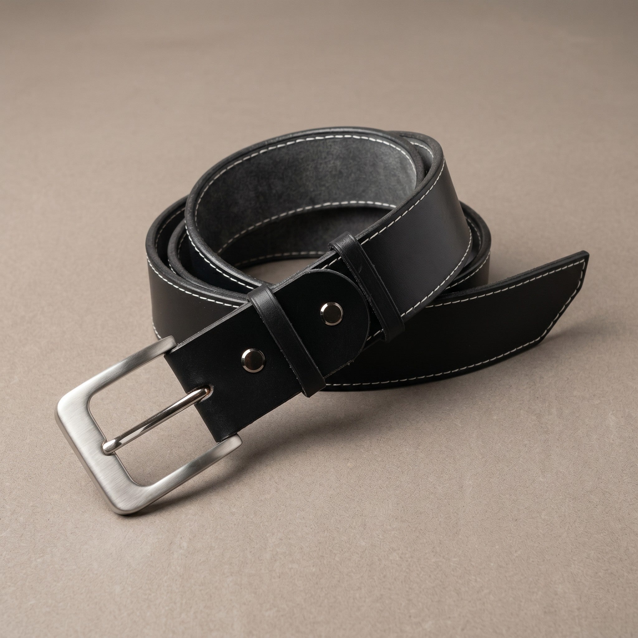 Classic Dress Belt — Vegetable-Tanned Leather — Stainless Steel Buckle
